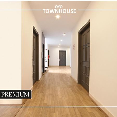Oyo Townhouse 120 Shushant Lok Gurgaon Buitenkant foto