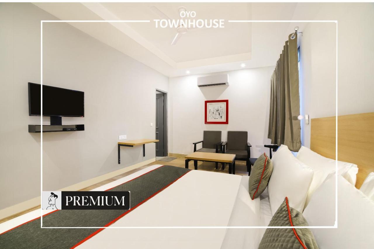 Oyo Townhouse 120 Shushant Lok Gurgaon Buitenkant foto