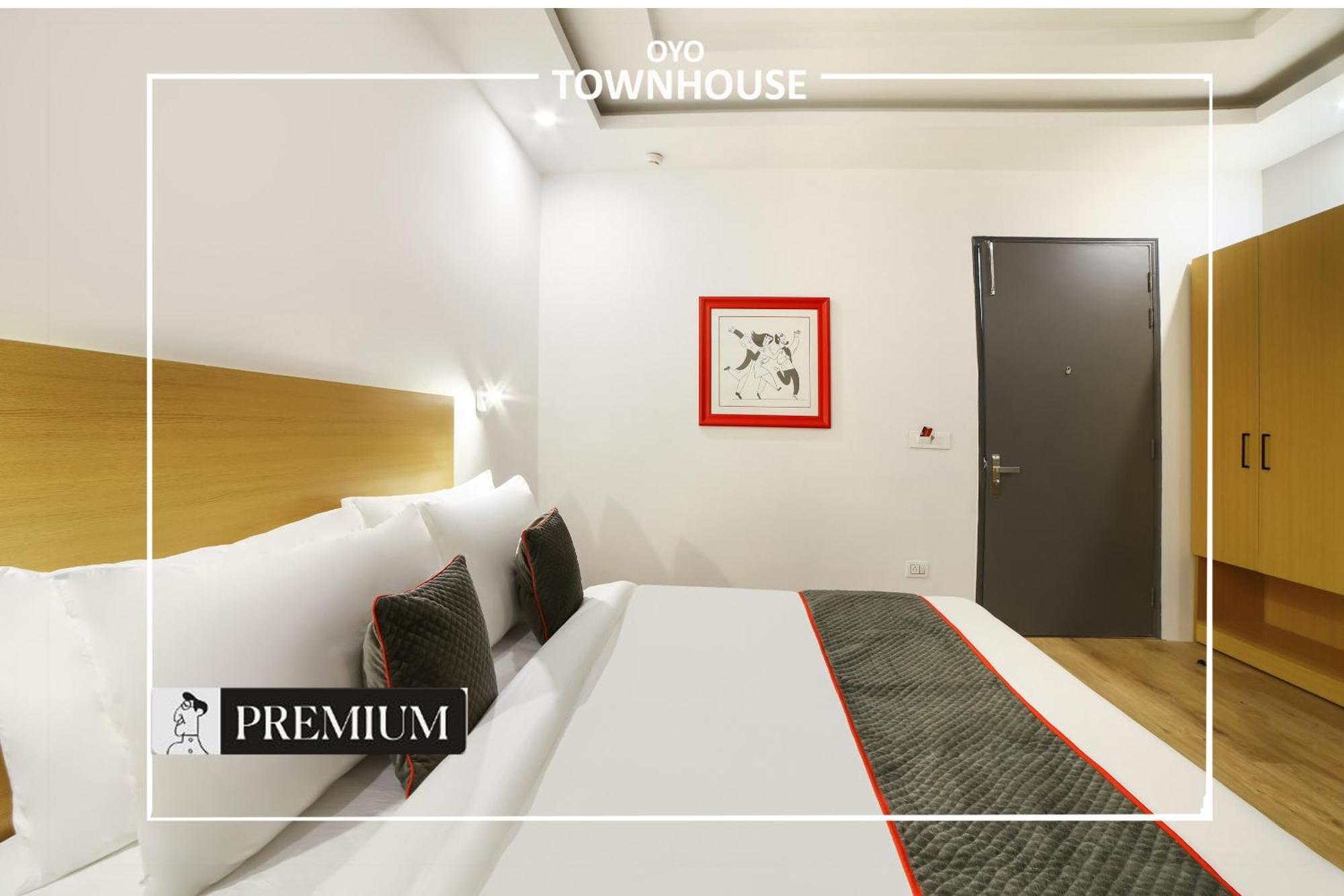 Oyo Townhouse 120 Shushant Lok Gurgaon Buitenkant foto