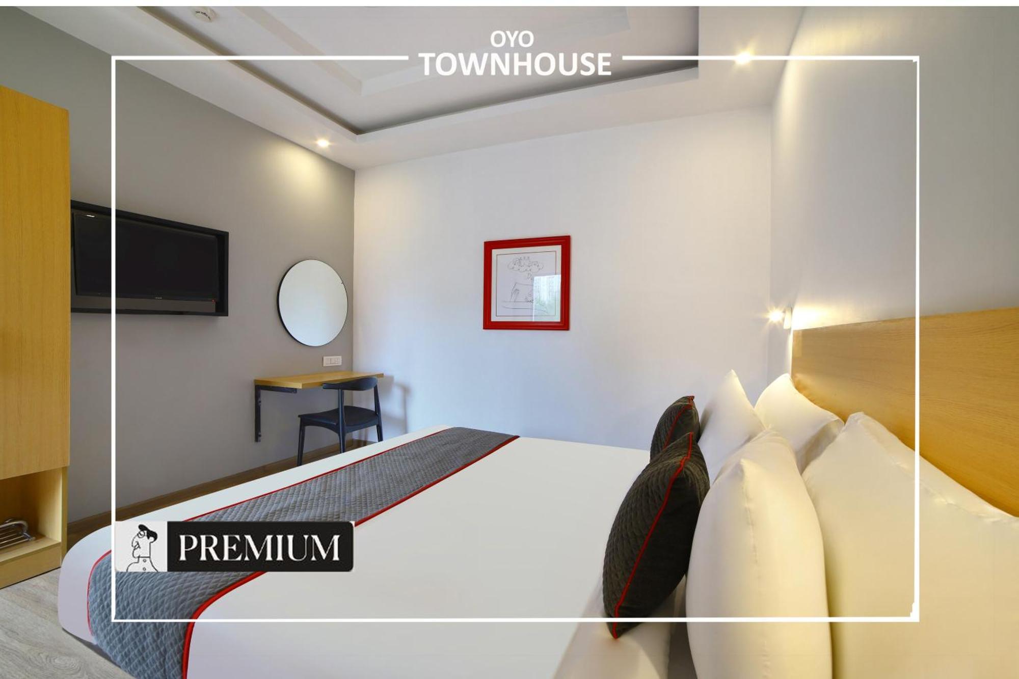Oyo Townhouse 120 Shushant Lok Gurgaon Buitenkant foto
