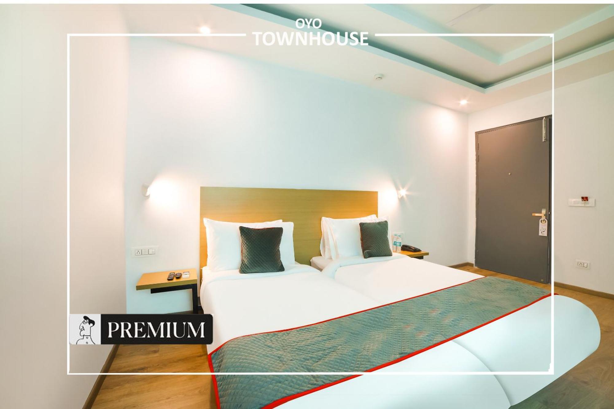 Oyo Townhouse 120 Shushant Lok Gurgaon Buitenkant foto