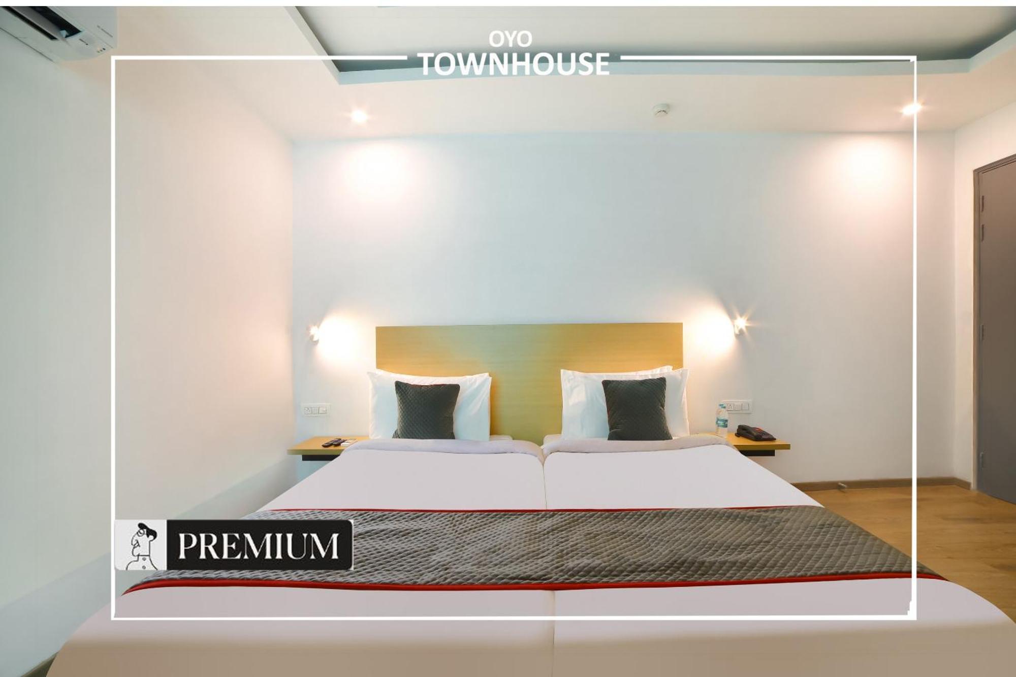 Oyo Townhouse 120 Shushant Lok Gurgaon Buitenkant foto
