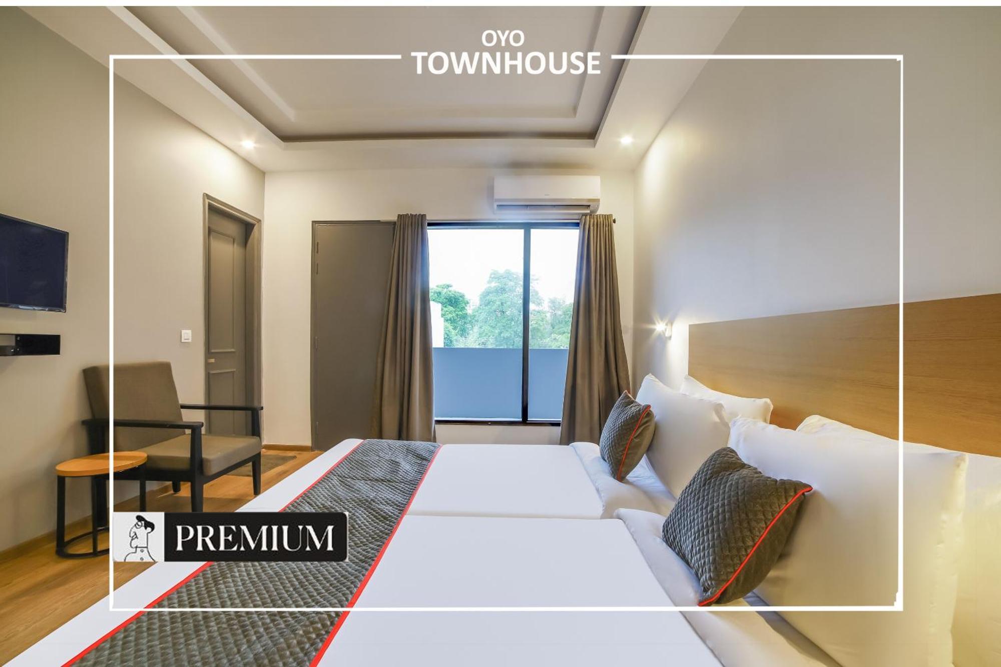 Oyo Townhouse 120 Shushant Lok Gurgaon Buitenkant foto