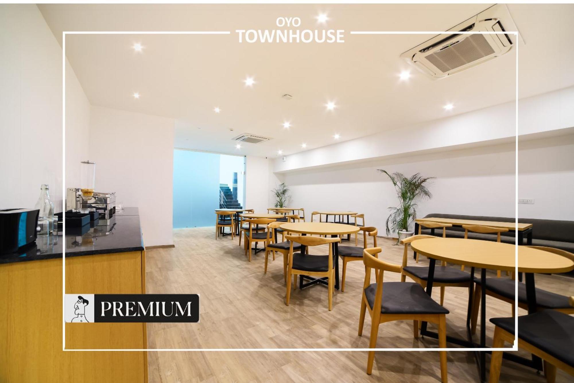 Oyo Townhouse 120 Shushant Lok Gurgaon Buitenkant foto