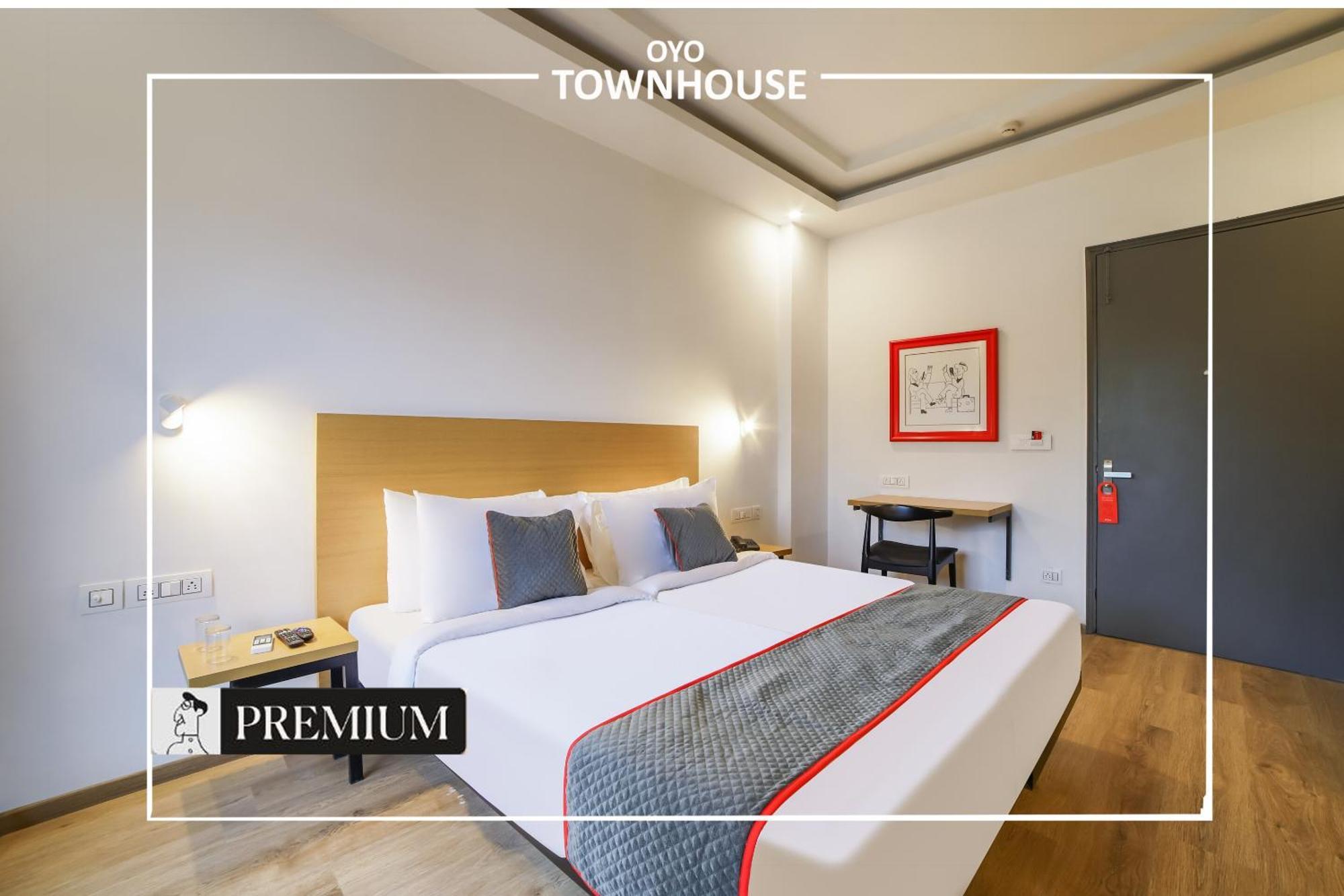 Oyo Townhouse 120 Shushant Lok Gurgaon Buitenkant foto