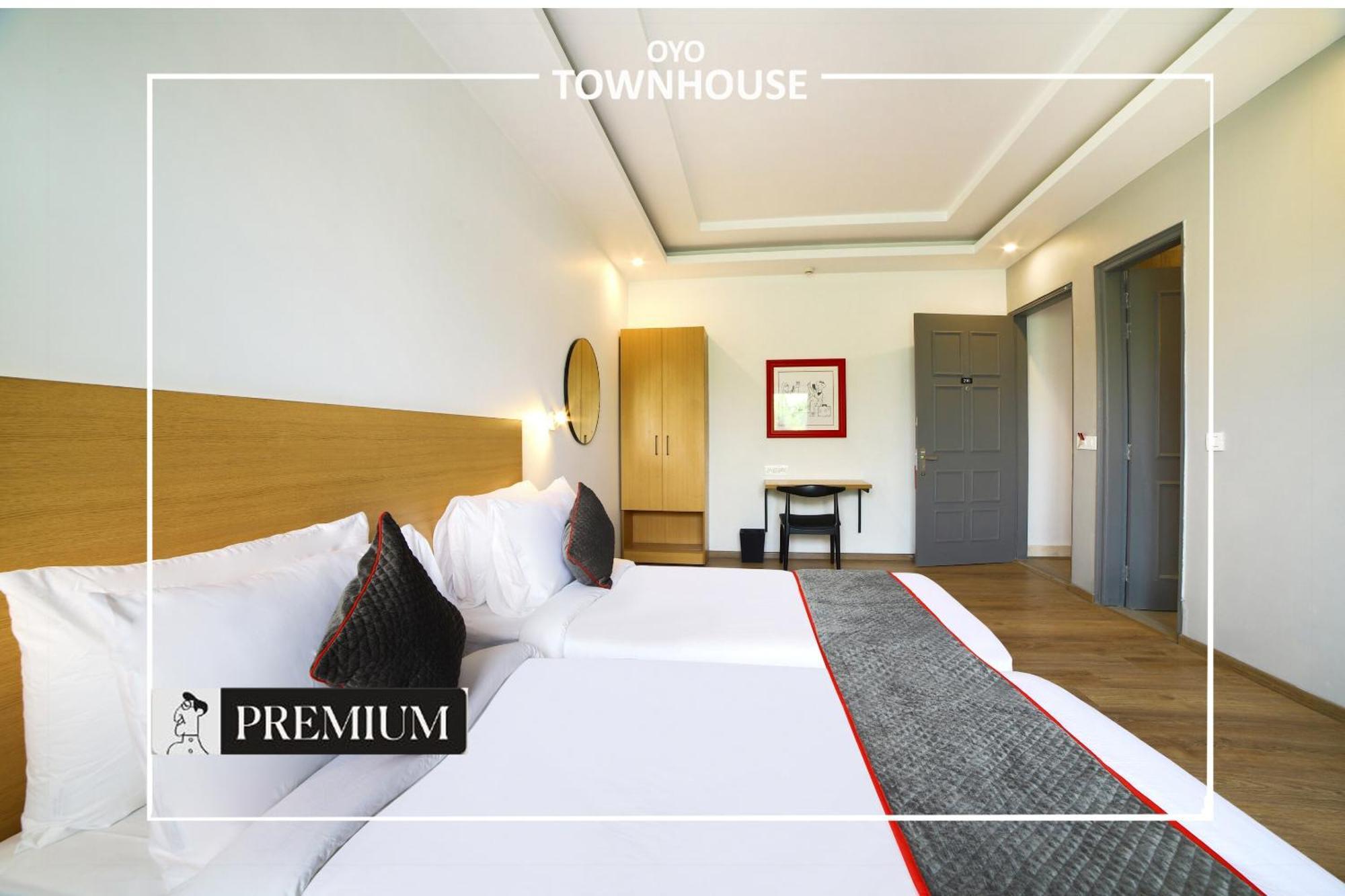 Oyo Townhouse 120 Shushant Lok Gurgaon Buitenkant foto