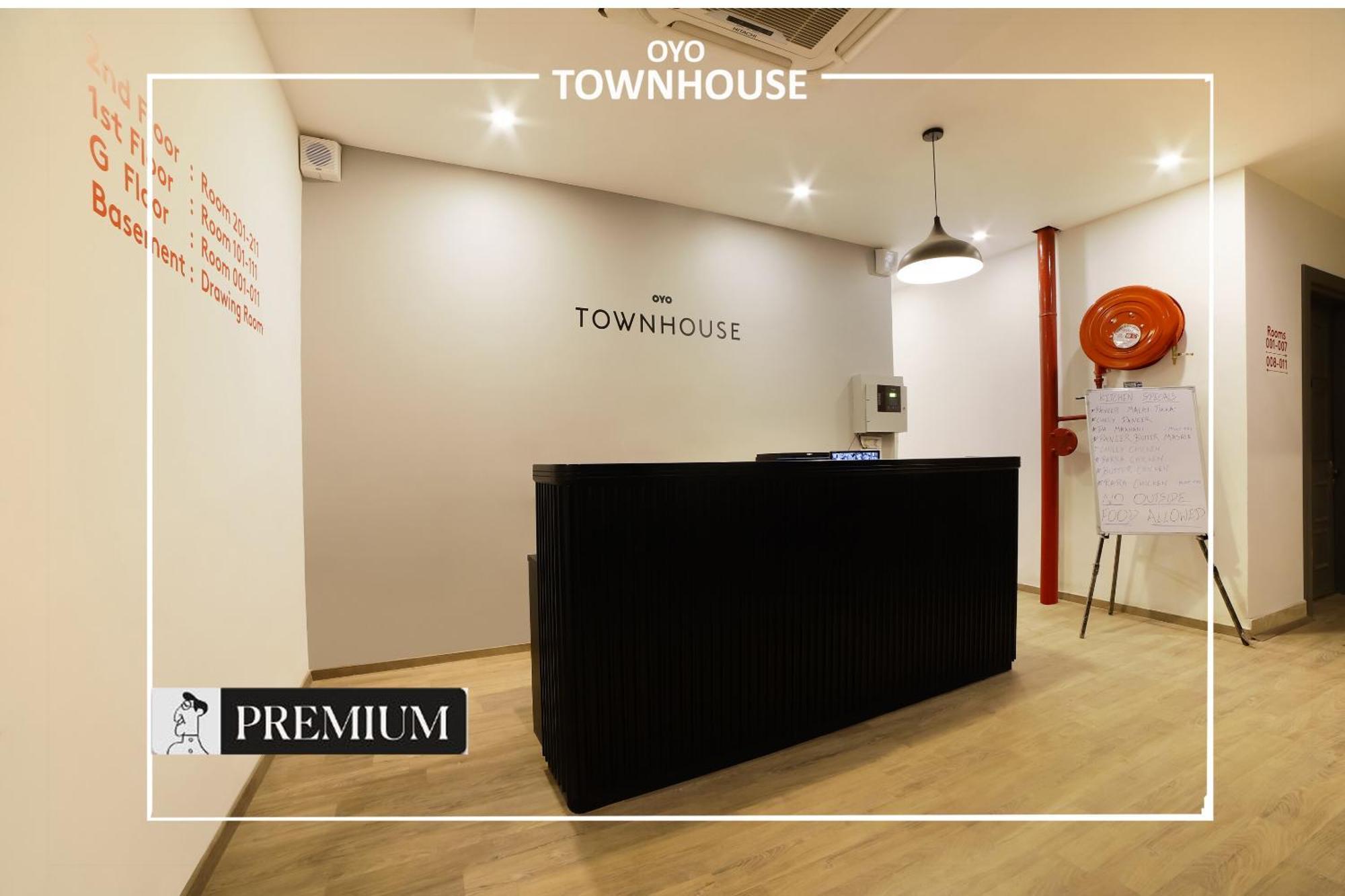 Oyo Townhouse 120 Shushant Lok Gurgaon Buitenkant foto