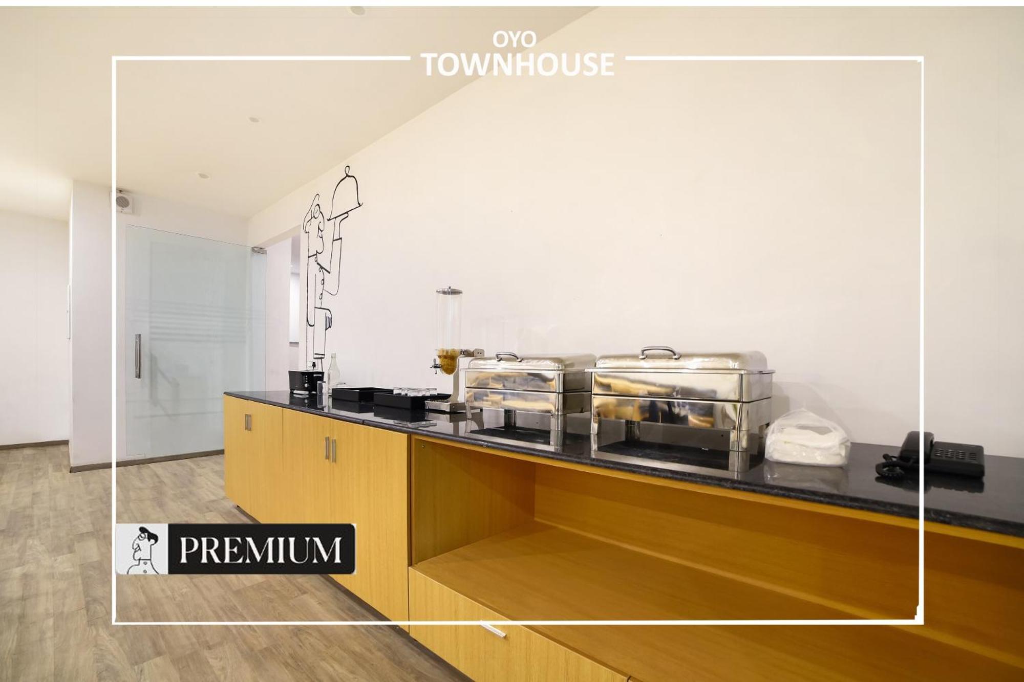 Oyo Townhouse 120 Shushant Lok Gurgaon Buitenkant foto